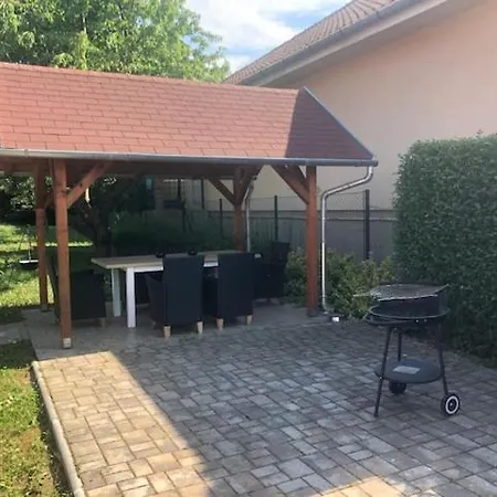 Villa Zamunda House *