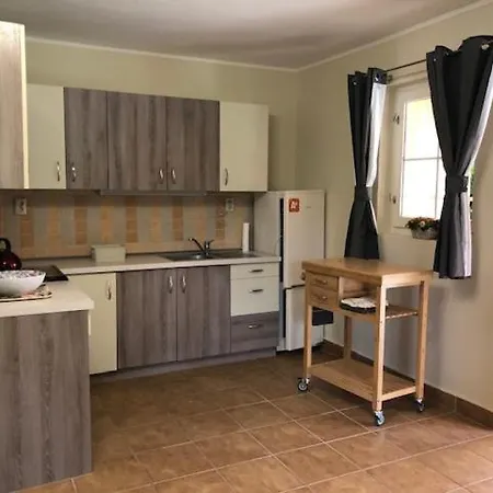 Zamunda House * Zamárdi